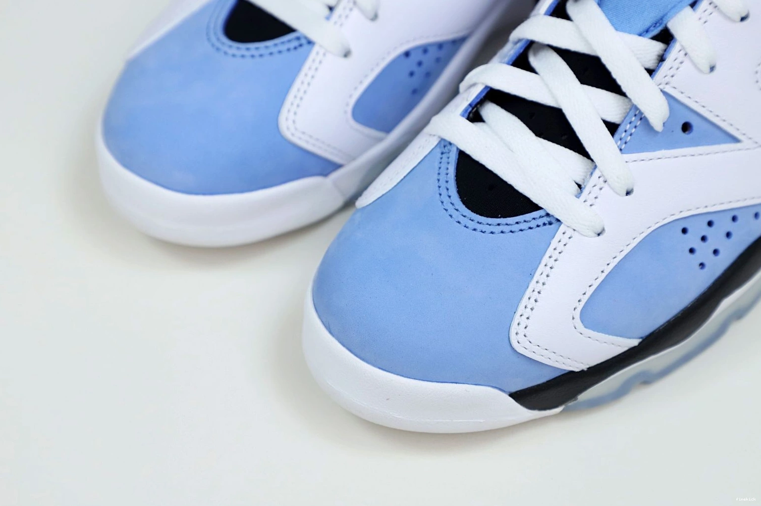 RETRO HOME' AIR 6 JORDAN 'UNC 0825